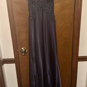Elegant Navy Blue Evening Gown